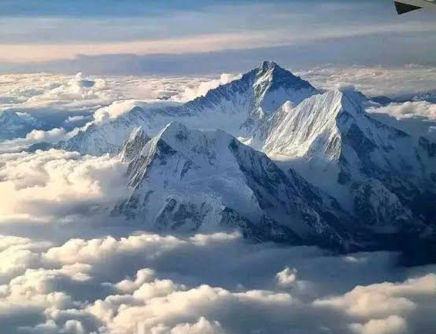 15 ألف دولار رسوم تسلّق جبل إيفرست في نيبال