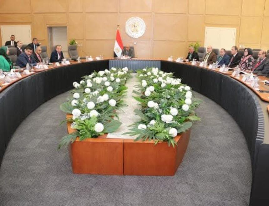 وزير الكهرباء يتابع تنفيذ خطط وبرامج التدريب وتغيير المضامين والأهداف بما يتوافق ومشروع إعادة الهيكلة والتطوير