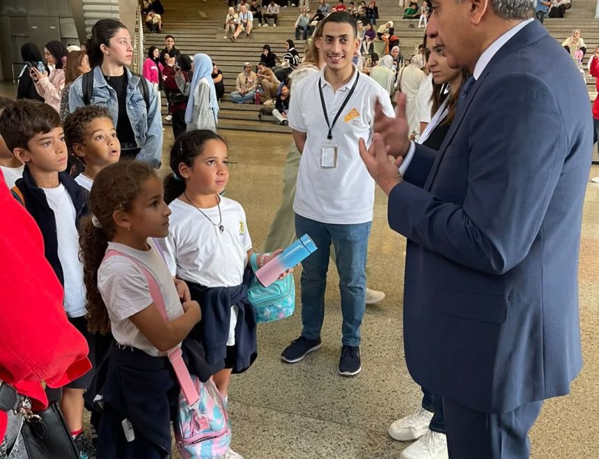 وزير السياحة والآثار يقوم بجولة بالمتحف المصري الكبير لمتابعة حركة الزائرين