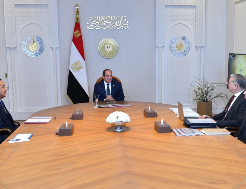الرئيس السيسي يتابع الخطة الاستراتيجية والمحاور الرئيسية لعمل وزارة البترول
