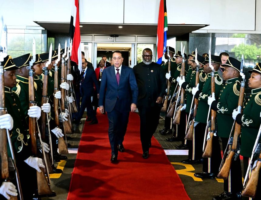 رئيس الوزراء يصل "جوهانسبرج" لترؤس وفد مصر المُشارك بقمة مجموعة العشرين (G20) 