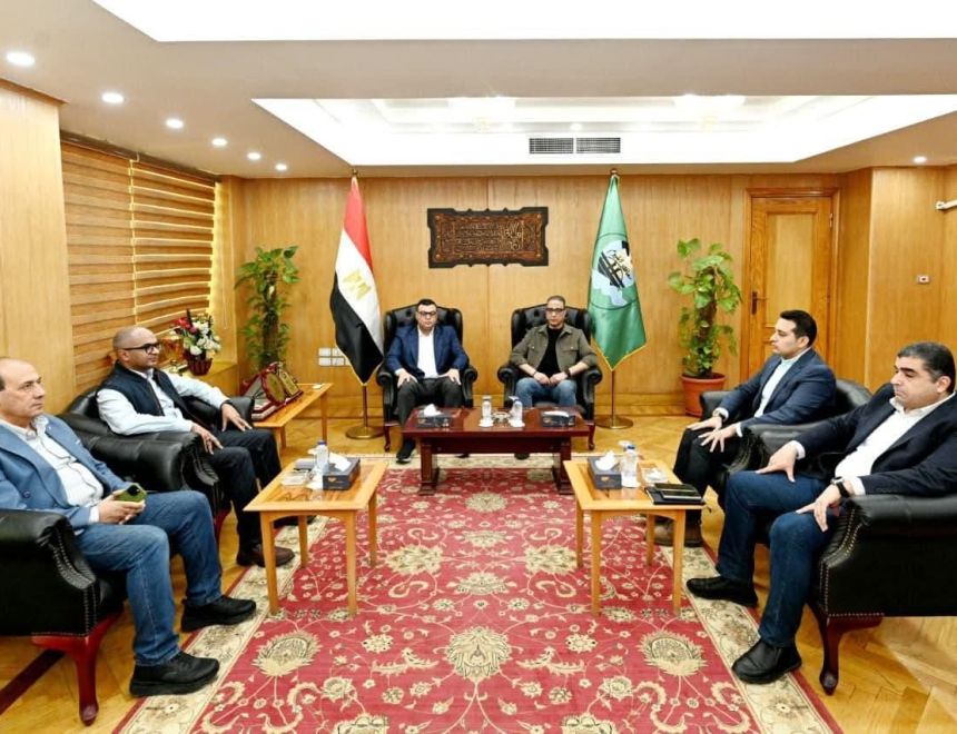 وزير الإسكان ومحافظ الفيوم يتابعان الموقف التنفيذي لمشروعات "حياة كريمة" ومنظومة مياه الشرب والصرف الصحي بالمحافظة