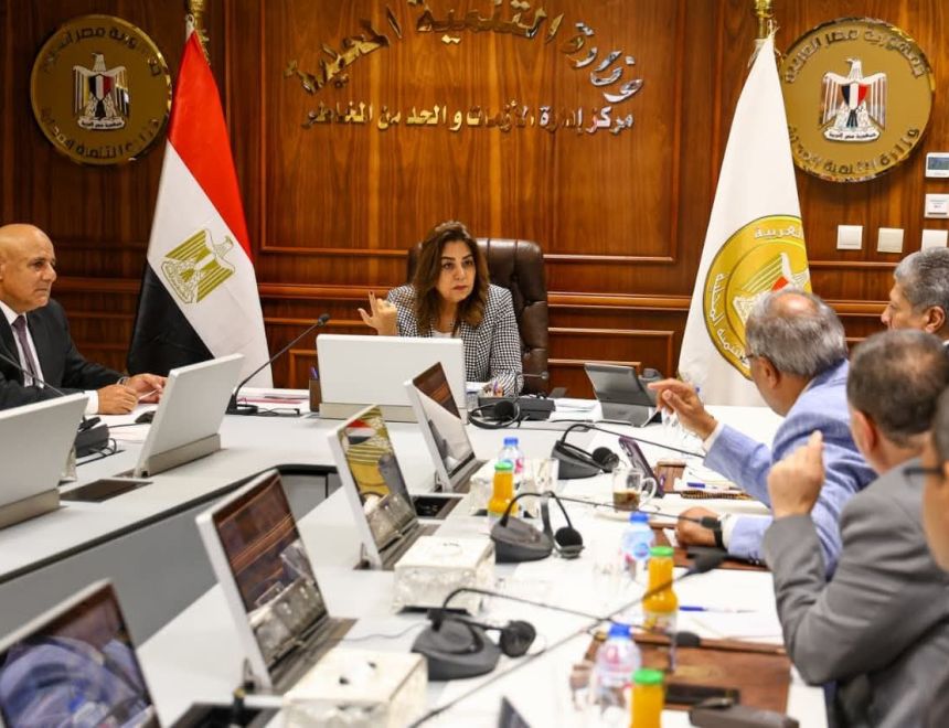 وزيرة التنمية المحلية تتابع سير انتخابات مجلس النواب بمحافظات المرحلة الثانية مع السادة المحافظين