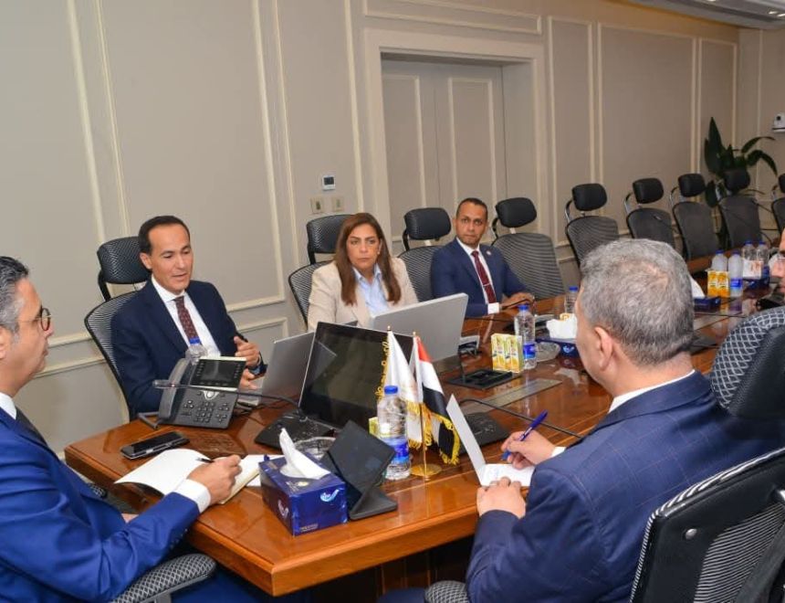 وزير التموين يعقد اجتماعًا مع جهاز تنمية التجارة الداخلية لمتابعة الملفات واستعراض خطط التطوير