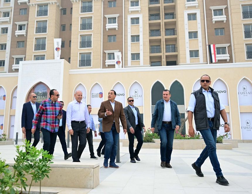 رئيس الوزراء يتفقد مشروع "الفسطاط فيو" المُطل على حدائق تلال الفسطاط