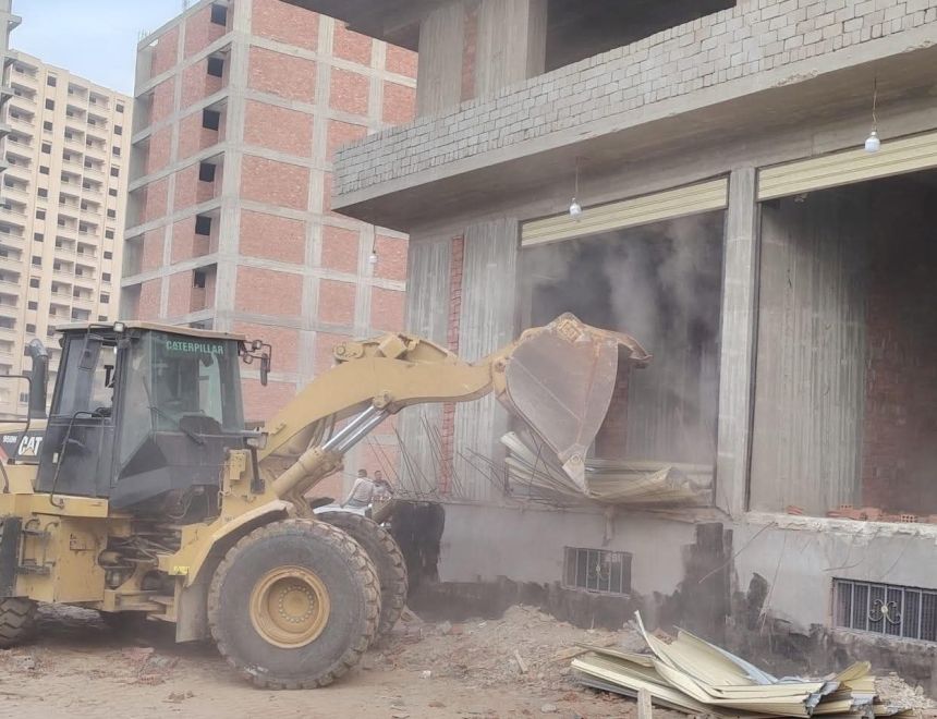  وزيرة التنمية المحلية تتلقى تقريراً من قطاع الإدارة الاستراتيجية حول جهود التصدي للبناء المخالف في المحافظات