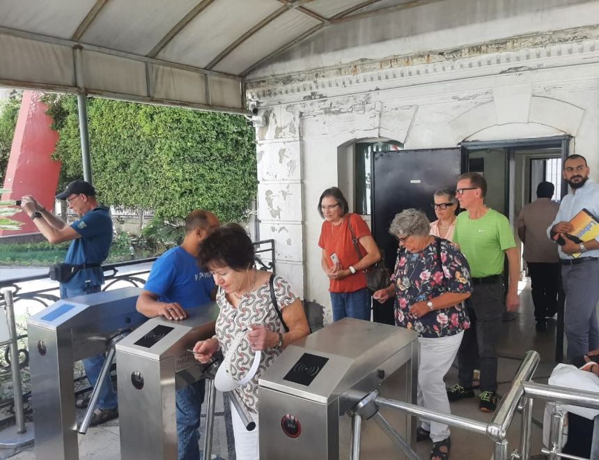 تركيب وتشغيل ماكينة للحجز الذاتي بمقابر كوم الشقافة لزيارة المواقع الأثرية والمتاحف بالإسكندرية