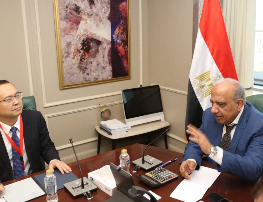 &nbsp;وزير الكهرباء&nbsp;يبحث مع مجموعة "XD" الصينية سبل دعم وتطوير الشراكة القائمة بين الشركة وقطاع الكهرباء