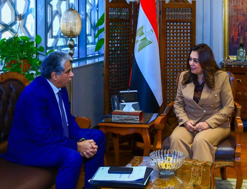 وزيرة التنمية المحلية تلتقي مع المدير التنفيذي لمركز البيئة والتنمية للمنطقة العربية وأوروبا (سيداري) لبحث التعاون