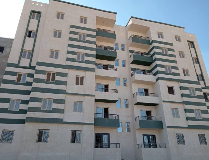 وزير الإسكان يتابع موقف مشروعات وحدات المبادرة الرئاسية" سكن لكل المصريين" بعددٍ من المدن الجديدة