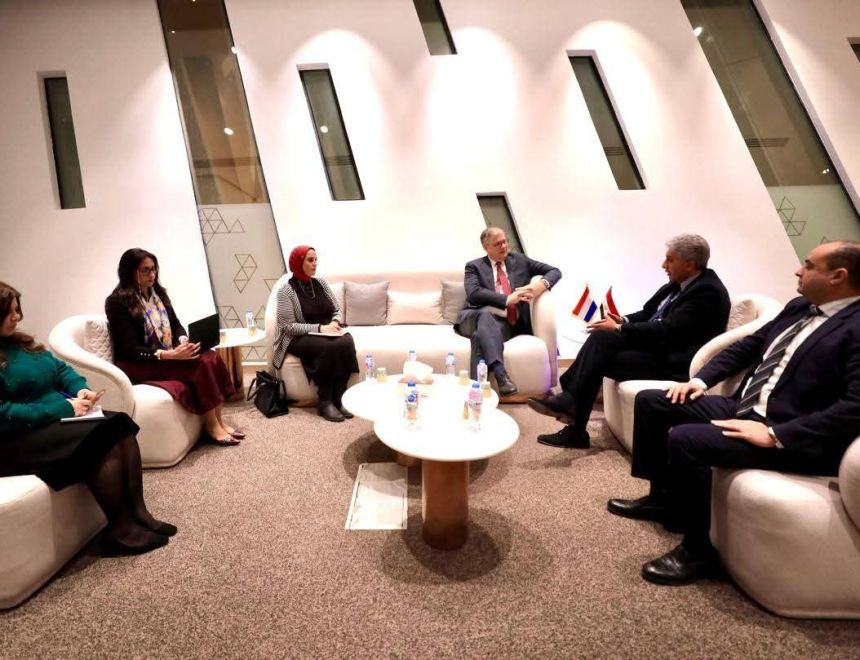 وزير السياحة والآثار يبحث مع سفير هولندا بالقاهرة سبل تعزيز التعاون المشترك في مجالي السياحة والآثار