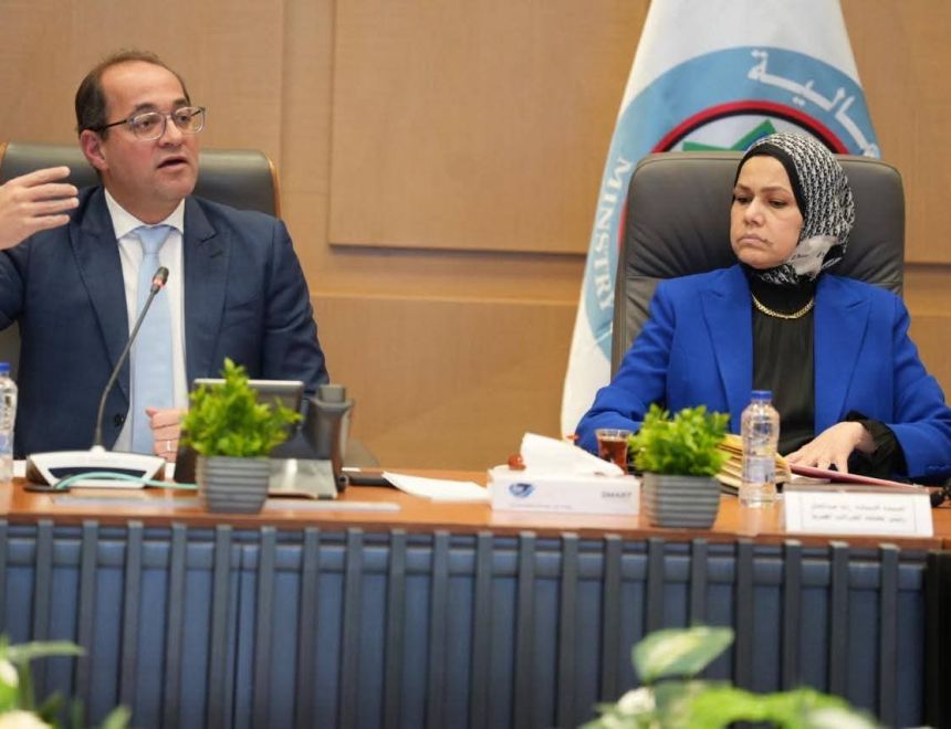 المالية: التوسع في إصدار الأدلة الإيضاحية وتوحيد وتيسير المعاملات الضريبية.. خلال الفترة المقبلة