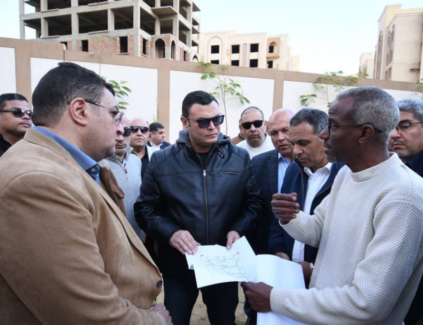 وزير الإسكان يتفقد مشروعات "جنة" و "ديارنا" و"دار مصر" بالقاهرة الجديدة