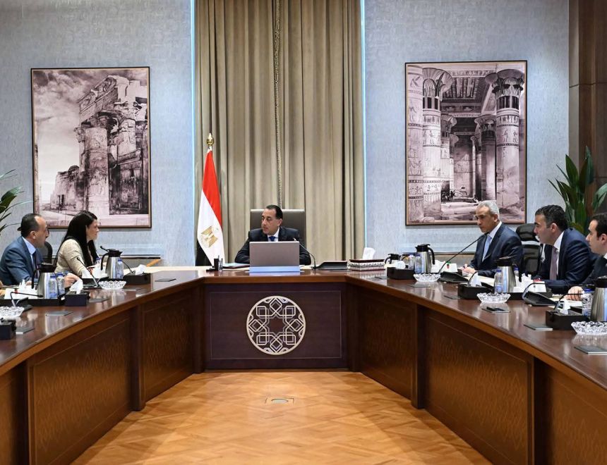 رئيس الوزراء يستعرض مع وزيرة التخطيط نتائج أعمال اللجنة الاستشارية للاقتصاد الرقمي