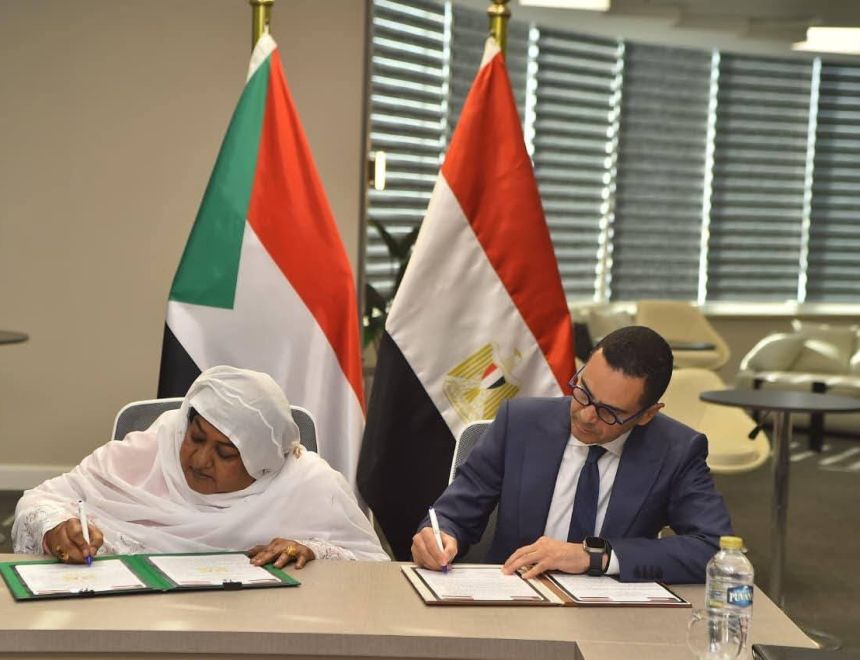 وزير الاستثمار&nbsp;&nbsp;ووزيرة الصناعة بالسودان يترأسان أعمال اجتماعات اللجنة التجارية والصناعية المصرية السودانية المشتركة