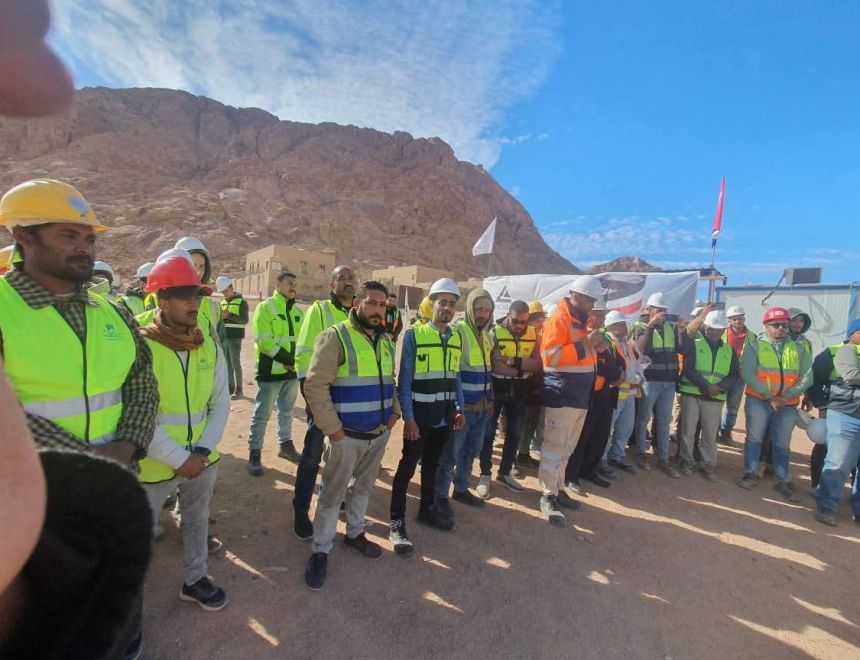 وزارة العمل تُطلق مبادرة &laquo;سلامتك تهمنا&raquo; بموقع مشروع التجلي الأعظم بسانت كاترين