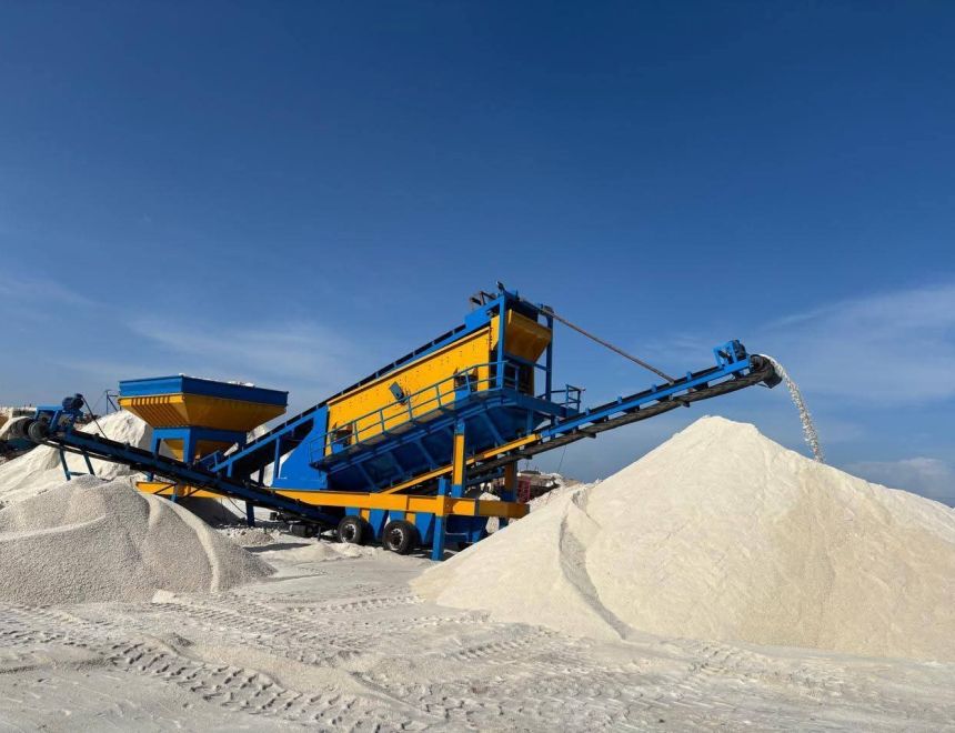 "قطاع الأعمال": "النصر للملاحات" تصدر أكبر شحنة ملح في تاريخها من ميناء العريش