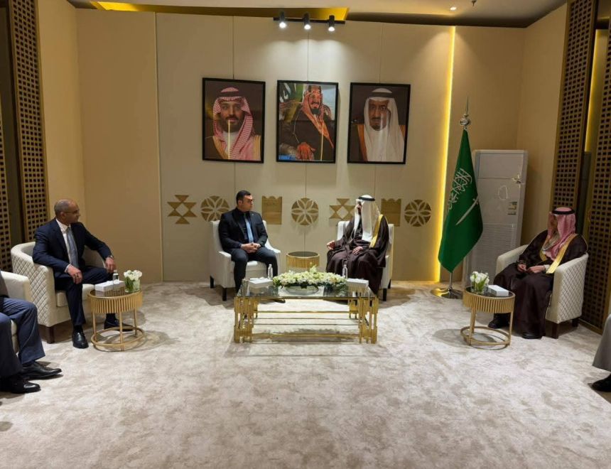 وزير الإسكان يتفقد أجنحة معرض "إيفات السعودية 2026" بالرياض لبحث توطين التكنولوجيا وجذب الاستثمارات العالمية