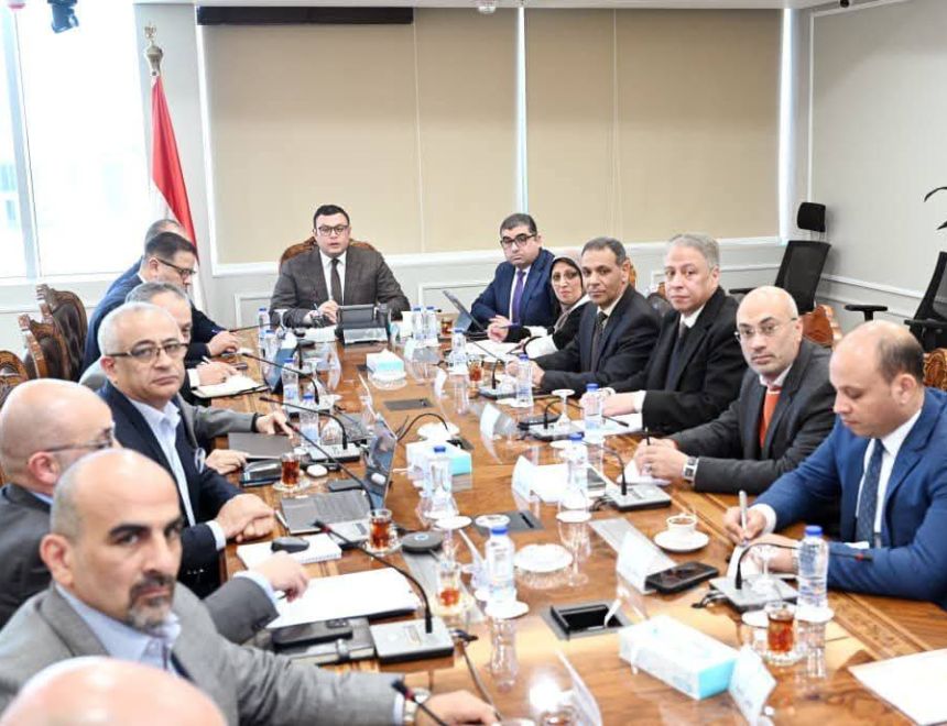 وزير الإسكان يعقد اجتماعاً مع مسؤولي &laquo;سيتي إيدج&raquo;&nbsp;لبحث موقف تطوير وتشغيل الشواطئ بمدينة العلمين الجديدة