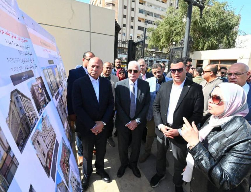 &nbsp;وزير الإسكان ومحافظ القاهرة ومستشار رئيس الجمهورية يتفقدون مشروعات تطوير القاهرة الخديوية