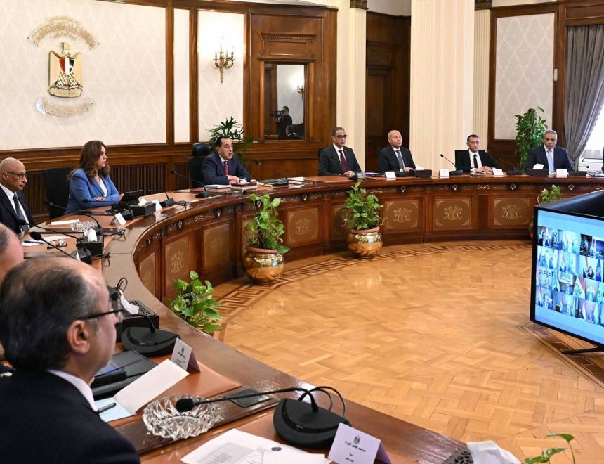 رئيس الوزراء يترأس أول اجتماع لمجلس المحافظين بعد تشكيله الجديد