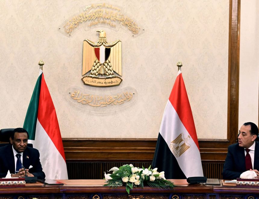 مباحثات بين &laquo;مدبولي&raquo; ورئيس الوزراء الانتقالي للسودان