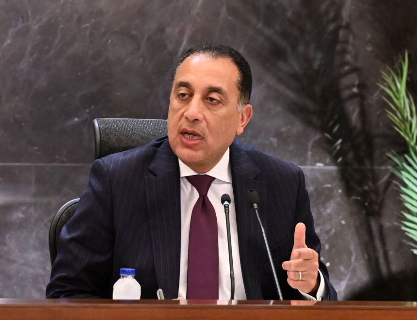 رئيس الوزراء يتابع مع وزير التموين موقف مخزون الأرصدة من السلع الغذائية