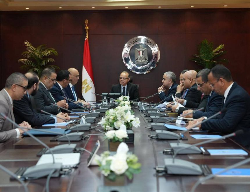 وزير الاستثمار والتجارة الخارجية يلتقي الرئيس التنفيذي لجهاز تنمية المشروعات لبحث تعزيز دعم ريادة الأعمال