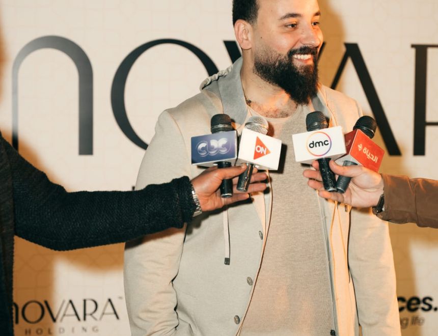 محمد منير يغني " في حتة لوحدى .. والنيل دا حكايتي "  ضمن حملة تشويقية " لنوفارا هولدينج "