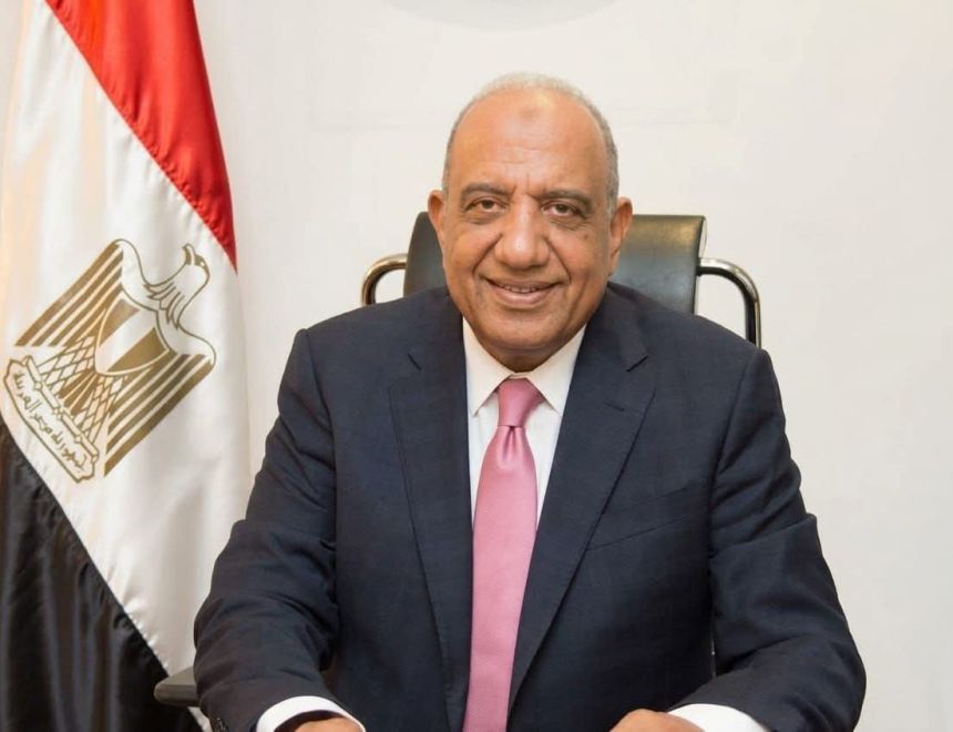 وزير الكهرباء يتابع منظومة خدمات المواطنين ويتلقى تقريرًا يوضح الشكاوى وطبيعتها ونوعياتها ومعدلات الاستجابة والالتزام بمعايير الجودة