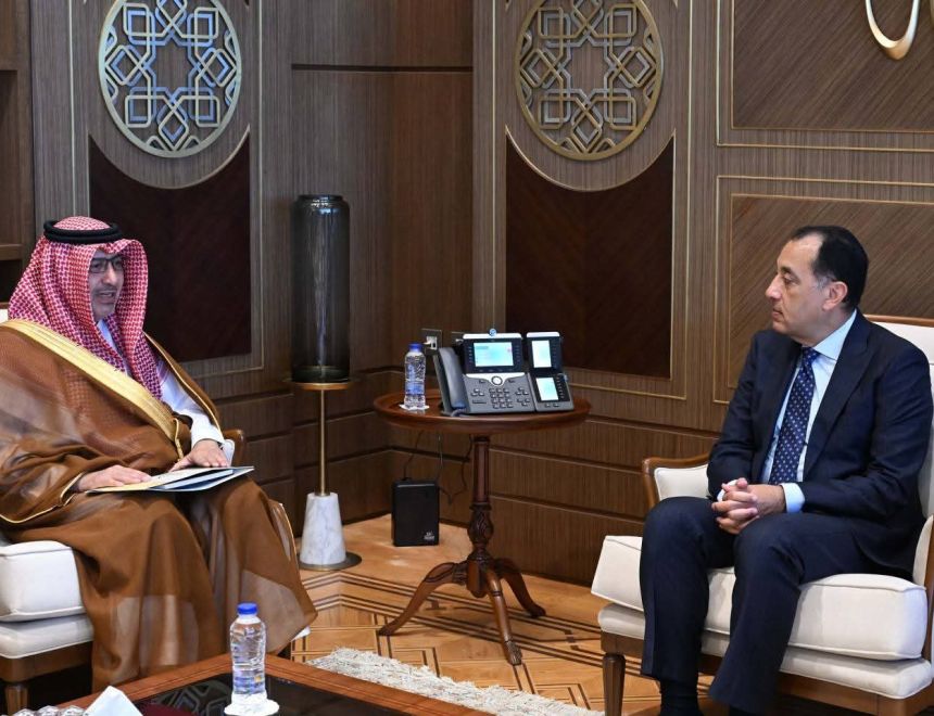 رئيس الوزراء يستقبل سفير خادم الحرمين الشريفين لدى مصر لبحث تعزيز التعاون المشترك