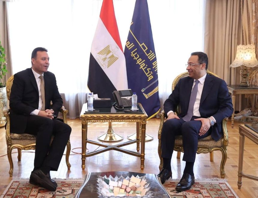 الاتصالات والإحصاء يتعاونان لتنفيذ مشروع التعداد العام للسكان والإسكان والمنشآت لعام 2027 ودعم مشروعات التحول الرقمي