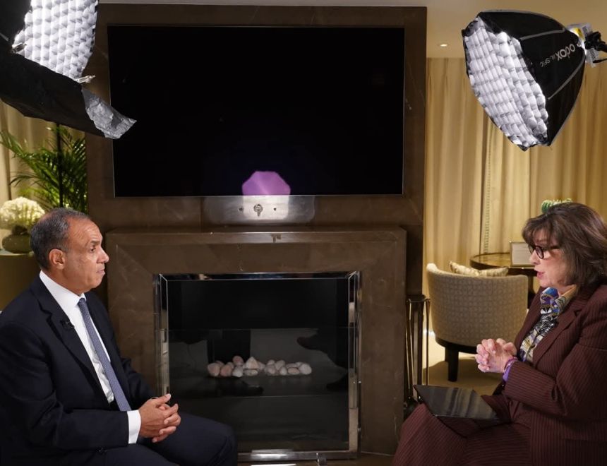  وزير الخارجية يجري لقاءً مع الإعلامية "كريستيان أمانبور" على قناة CNN، على هامش زيارته إلى لندن