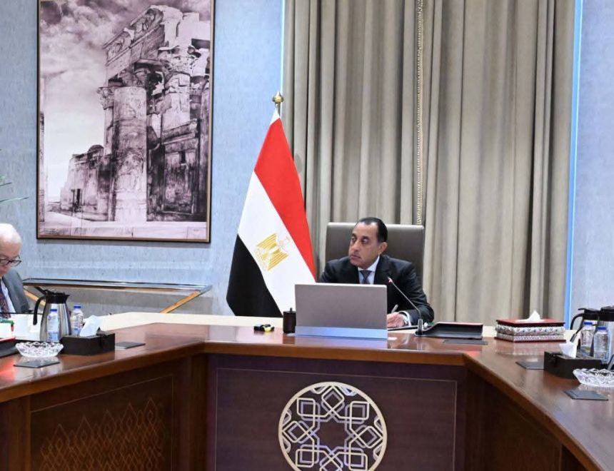 رئيس الوزراء يستعرض التقرير ربع السنوي الأول لوحدة الشركات المملوكة للدولة