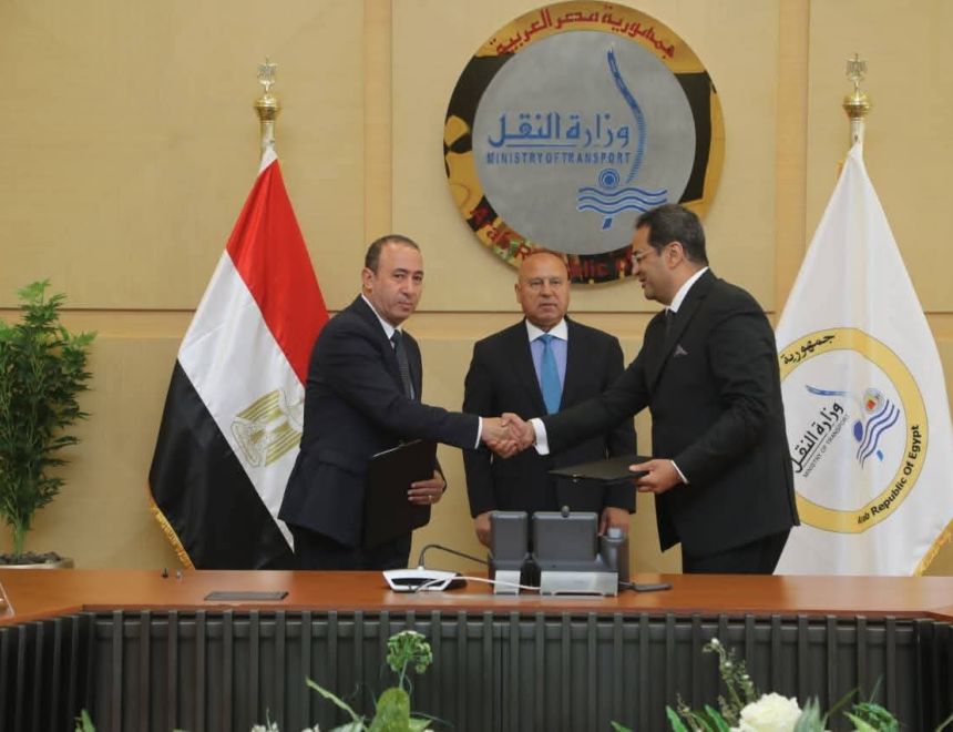 وزير النقل يشهد توقيع اتفاقية تعاون بين شركات نقل الركاب التابعة للشركة القابضة للنقل البحري والبري وشركة ترانس آي تي
