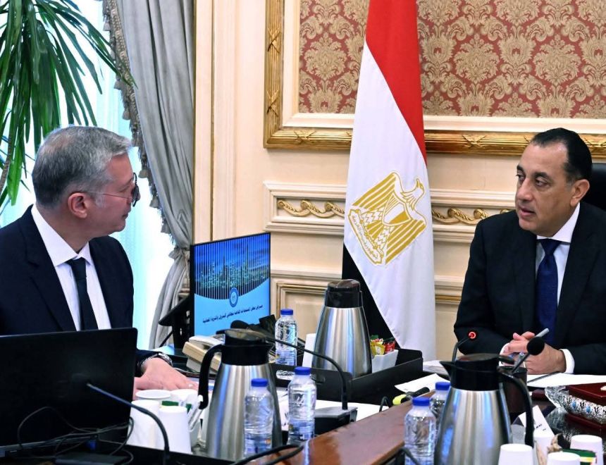 رئيس الوزراء يتابع&nbsp; مع وزير البترول عدداً من ملفات عمل الوزارة
