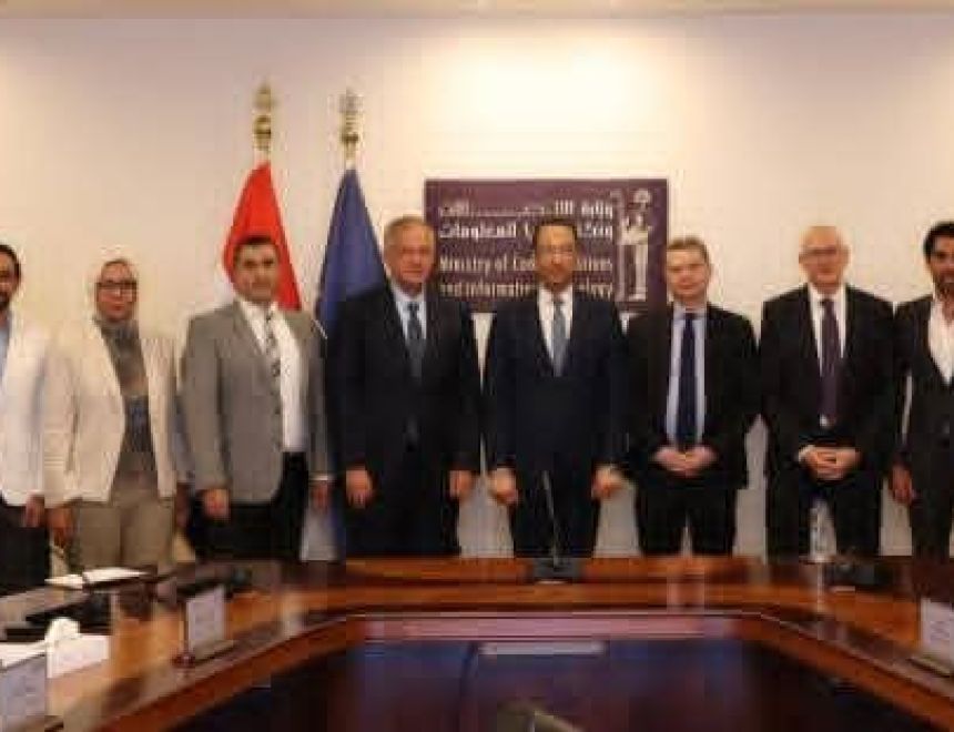 وزير الاتصالات يبحث مع غرفة صناعة تكنولوجيا المعلومات والاتصالات تعزيز التعاون المشترك لدعم الشركات الناشئة والصغيرة والمتوسطة