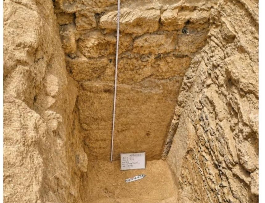السياحة والآثار: الكشف عن مجموعة من صهاريج المياه والمنشآت الخدمية بميناء عيذاب الأثري بحلايب
