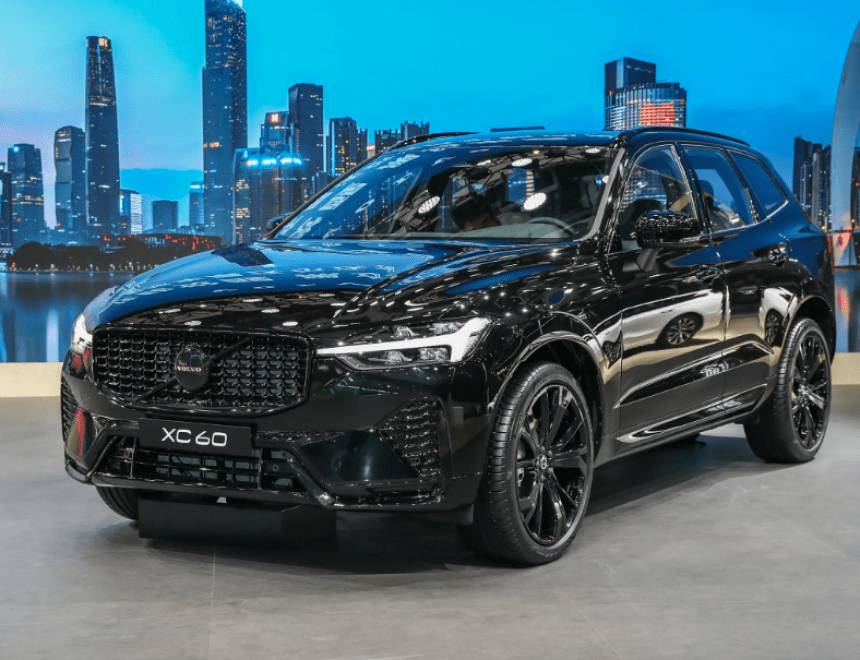 فولفو تكشف عن نسخ هجينة جديدة من XC60 وXC90 بمدى كهربائي يصل إلى 200 كيلومتر