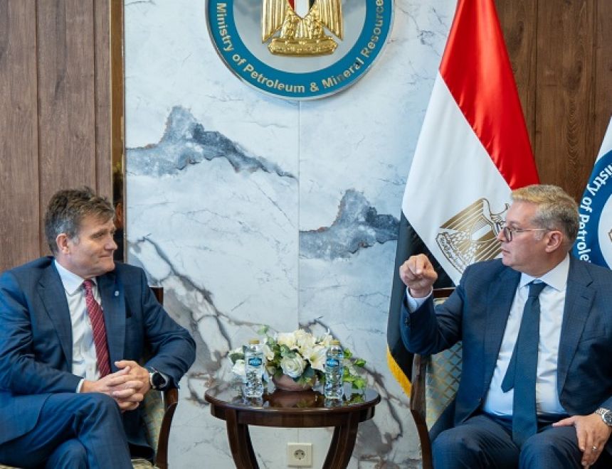كريم بدوي يبحث مع &laquo;بي بي&raquo; خطط زيادة إنتاج البترول والغاز وبرامج الاستكشاف في مصر