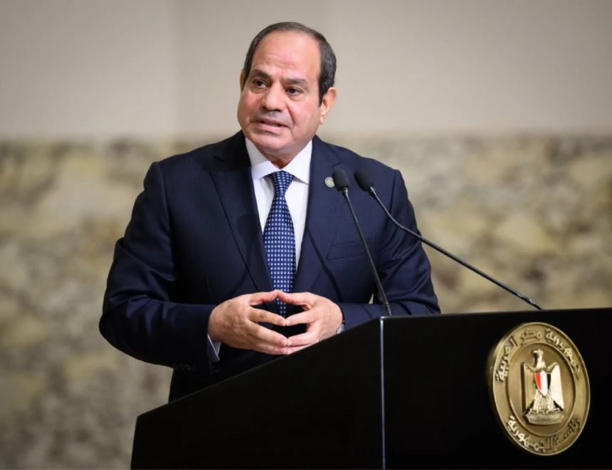 الرئيس السيسي يتفقد معروضات المتحف الجيولوجي قبل افتتاح منتدى مصر للتعدين 2026