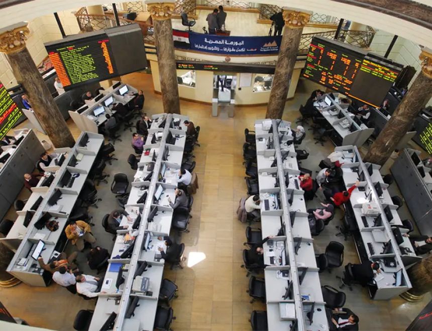عاجل.. البورصة المصرية توقف التداول 30 دقيقة بعد هبوط EGX 100 بنسبة 10%