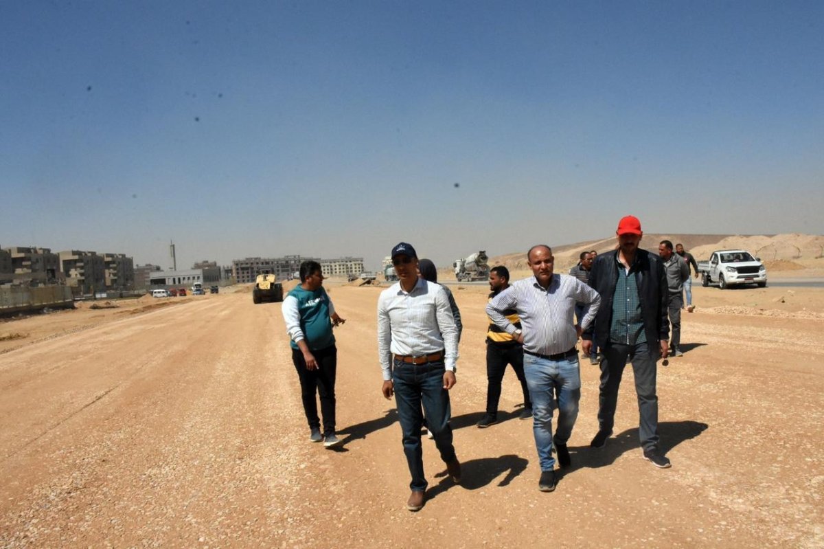 رئيس جهاز مدينة القاهرة الجديدة يتفقد محاور الطرق  وأعمال المرافق الجارية بالمدينة