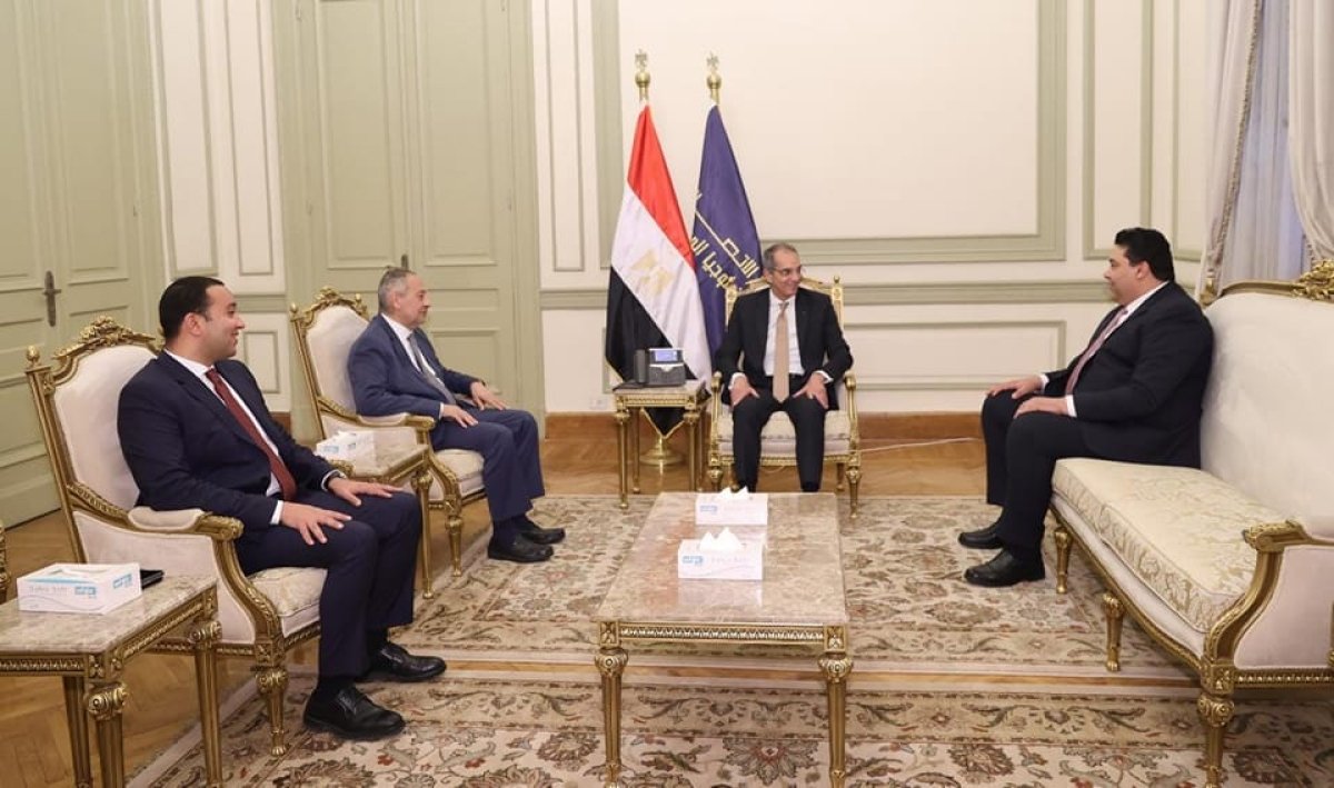 "طلعت" يستقبل الدكتور ماجد عثمان رئيس مجلس إدارة الشركة المصرية للاتصالات