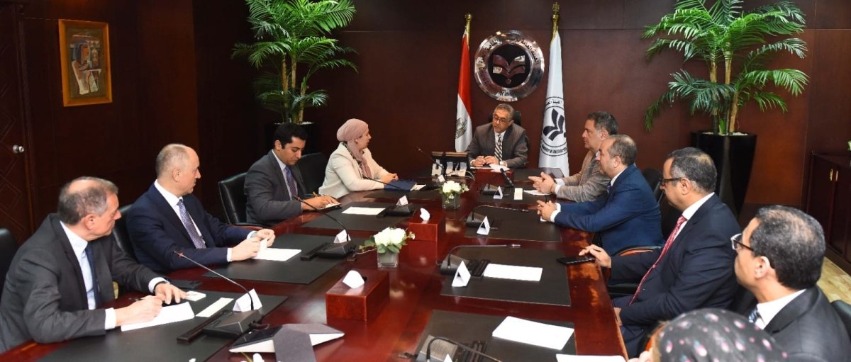 رئيس هيئة الاستثمار يبحث مع شركة «Mytilineos » اليونانية فرص التعاون المشترك  