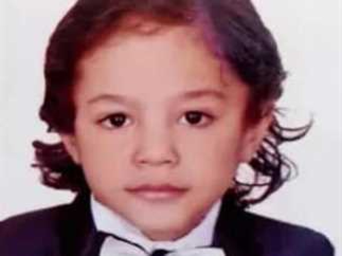 باسم رباعي مسيحي .. الطفل شنودة في أحضان والدته بالتبني 