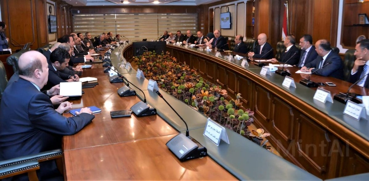 وزير الطيران المدنى يعقد اجتماعا موسعا لمتابعة أعمال اللجنة العليا لأمن وتسهيلات الطيران 