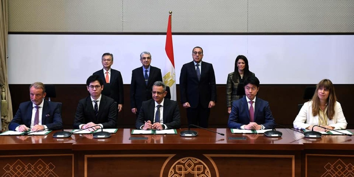 رئيس الوزراء يشهد توقيع اتفاقية الإغلاق المالي لمشروع إنشاء مزرعة رياح جديدة في منطقة خليج السويس