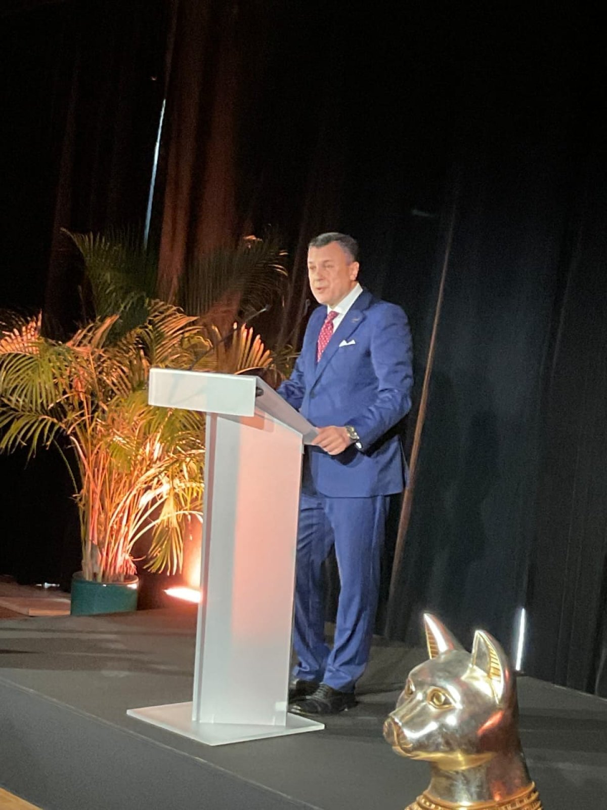 وزير السياحة يعقد مؤتمراً صحفياً دولياً للإعلان عن افتتاح معرض الآثار المؤقت "رمسيس وذهب الفراعنة" بالعاصمة الفرنسية باريس