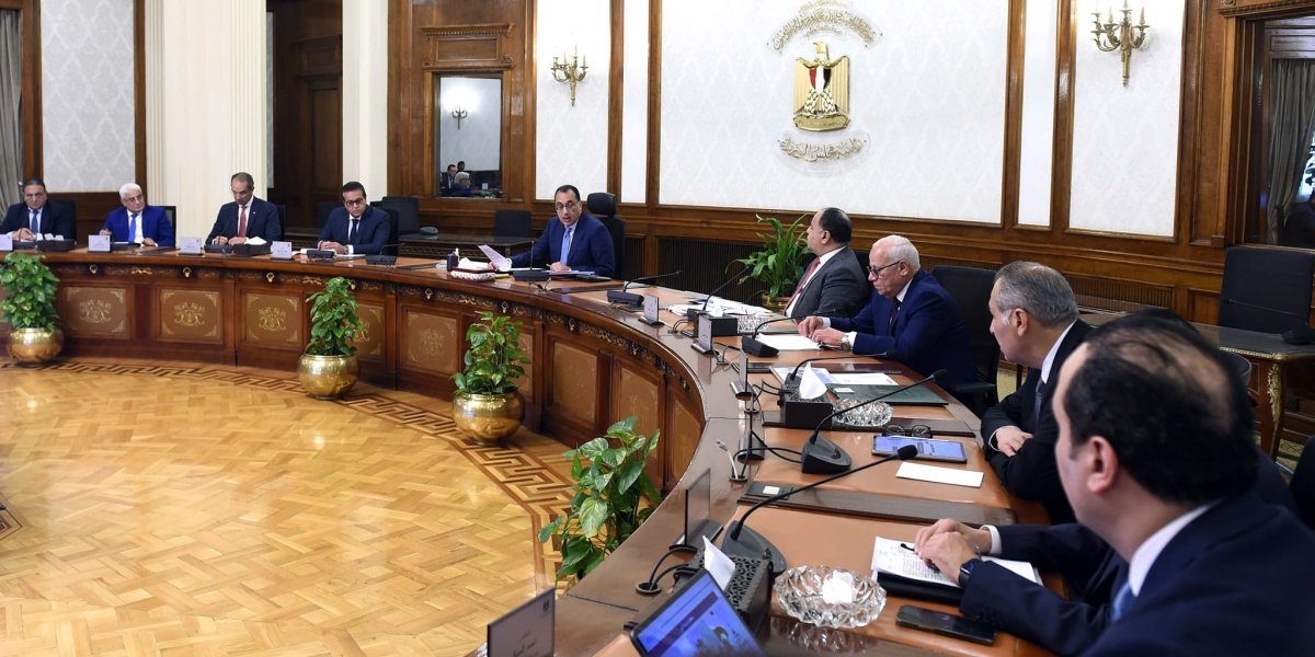 رئيس الوزراء يتابع الموقف التنفيذي لتطبيق منظومة التأمين الصحي الشامل 